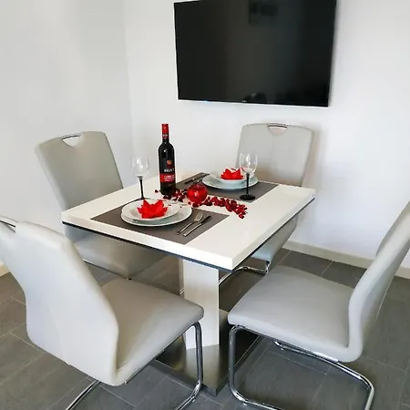 Miro Apartment